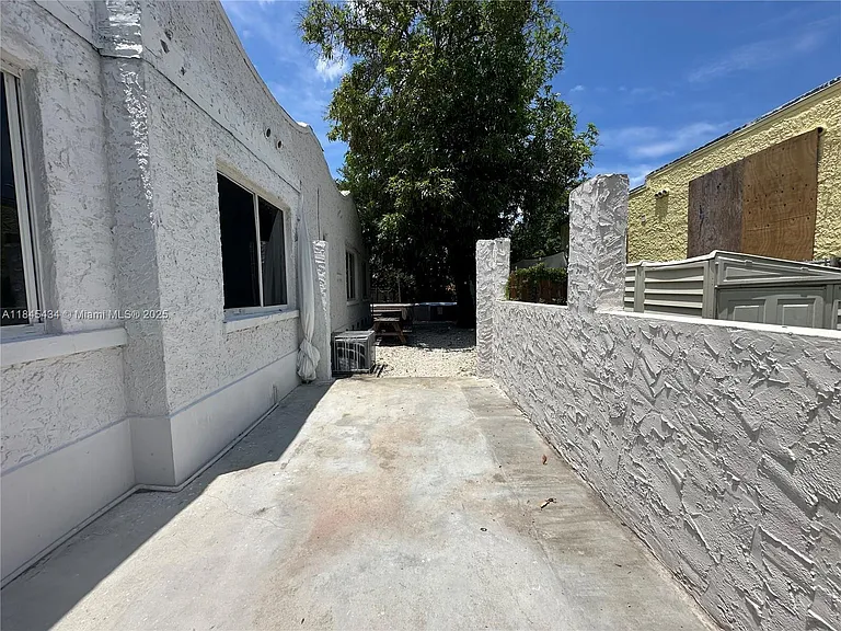 267 NW 33rd St #1 — Photo 12