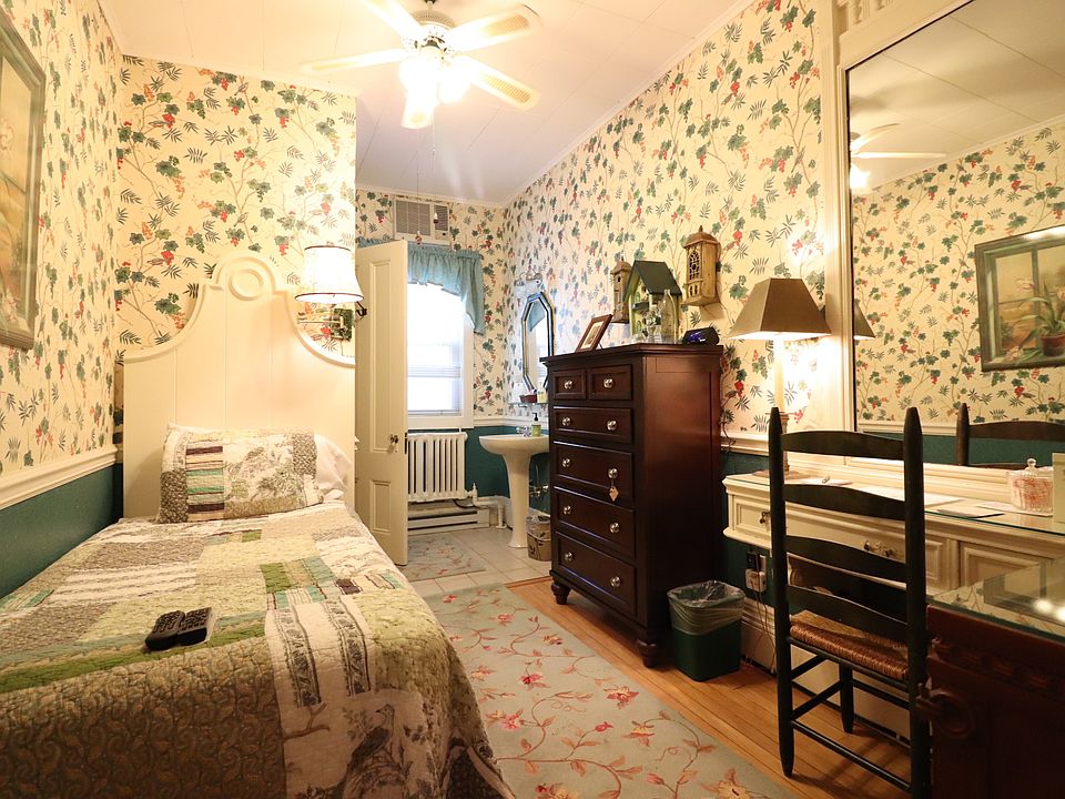 1st image of 83 Longwood Ave Room 4