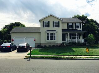 9 Autumn Ln, Burlington, NJ 08016