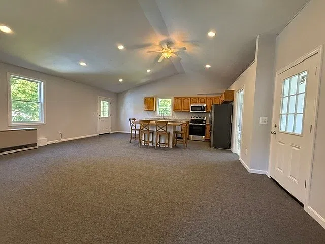 1 bed, 1.0 bath, 900 sqft, $2,400 — Photo 3