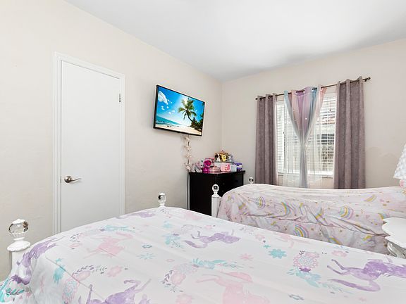 3rd image of 437 LARK Avenue