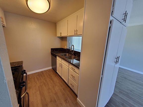 4th image of 4512 W 153rd St
