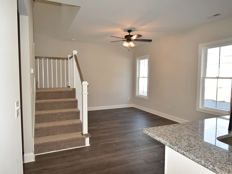 168 W Allen St — Photo 8