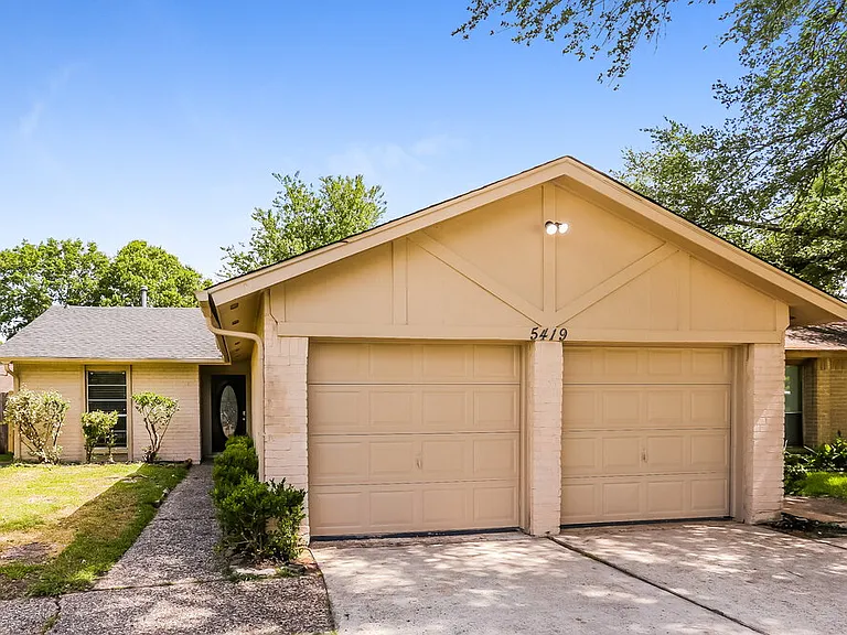 5419 Deer Timbers Trl — Photo 1