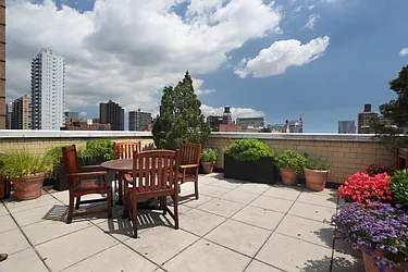Rented by Manhattan Skyline