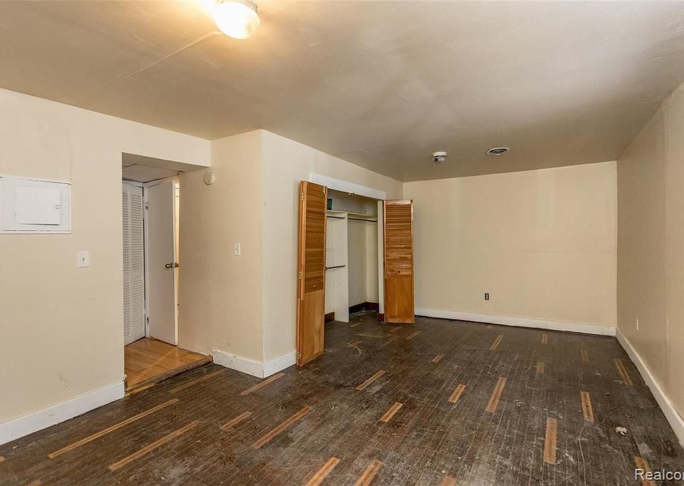 1st image of 1417 Van Dyke St #2