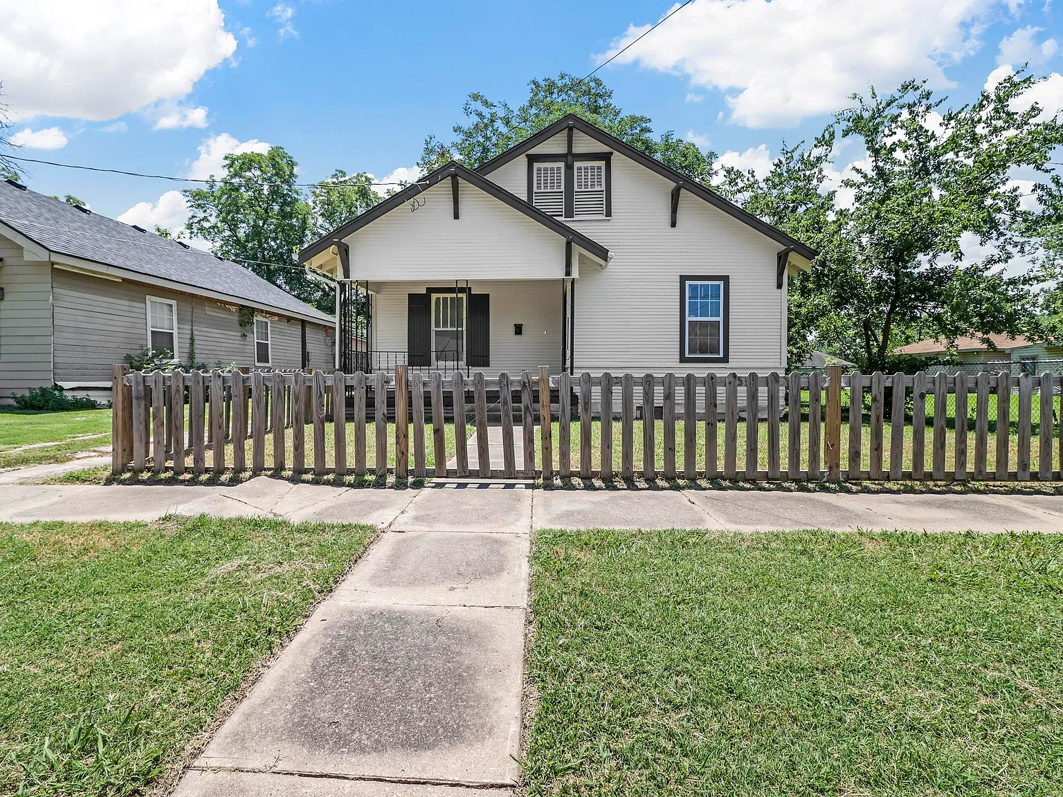 4 bed, 1200 sqft, $1,725 — Photo 1