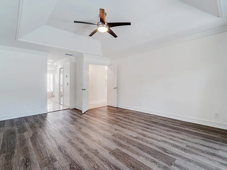 11999 Classic Dr — Photo 18
