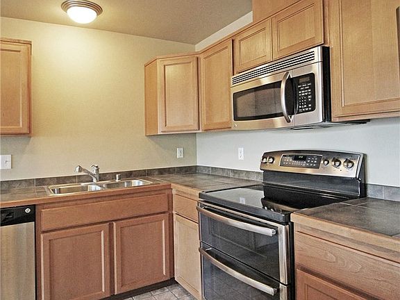 4th image of 1006 109th Street Ct E Unit 33