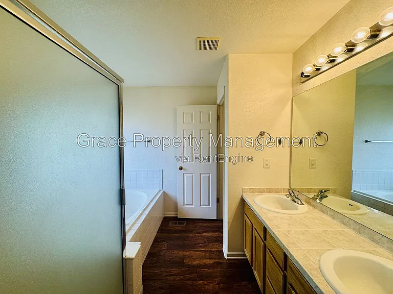 14337 Austin Ct — Photo 17