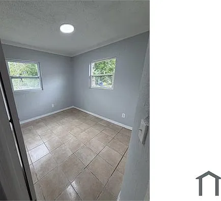 2371 Edwin St NE #C — Photo 7