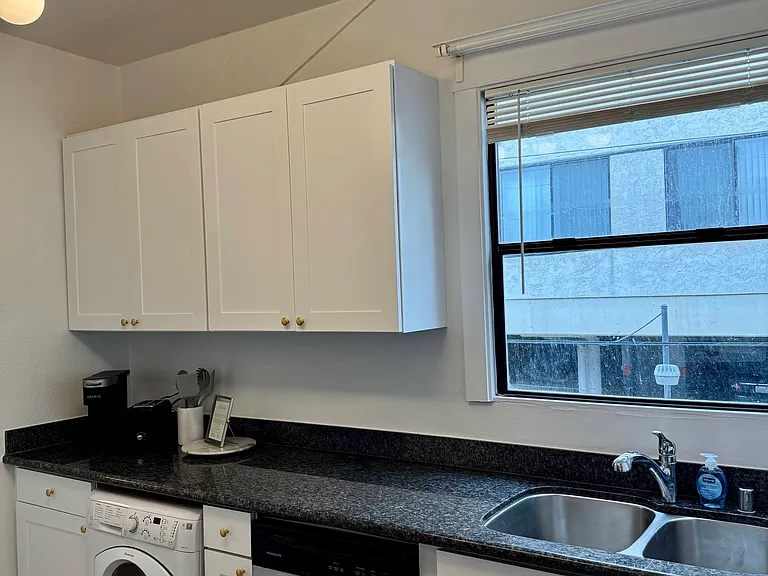 1014 E Terrace St #C — Photo 4