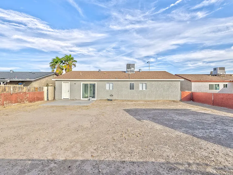3757 Longfellow St — Photo 12