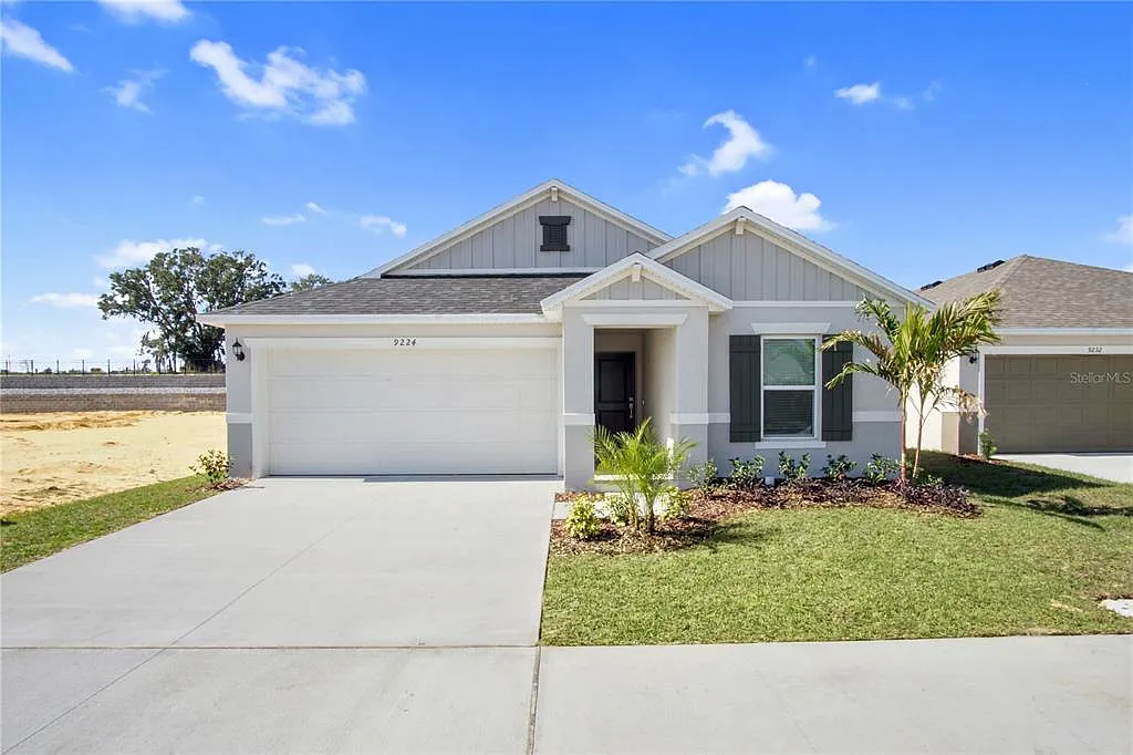 4 bed, 2.0 bath, 1918 sqft, $2,375 — Photo 2