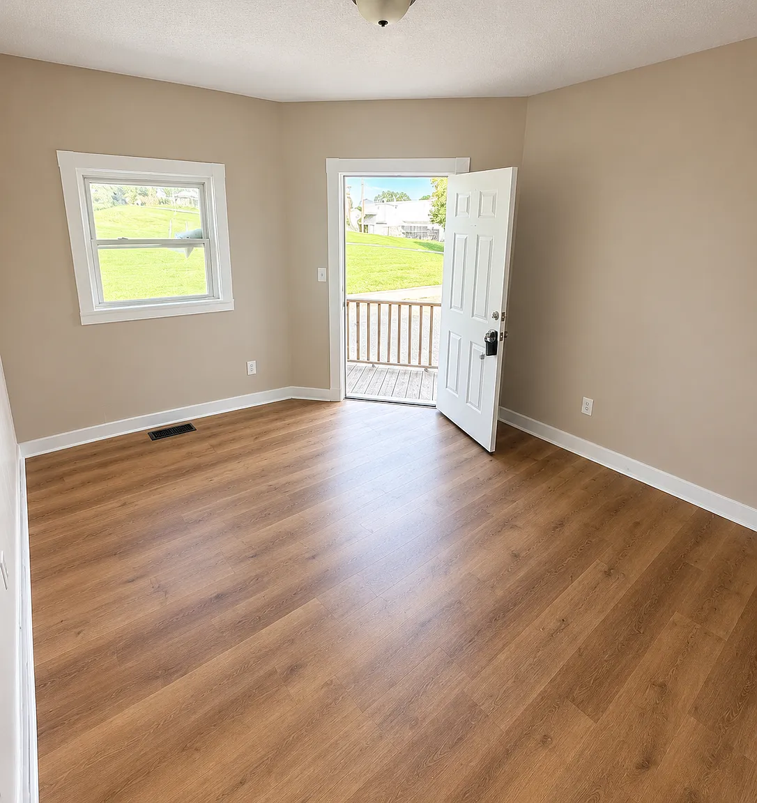 101 S Roosevelt Ave — Photo 1