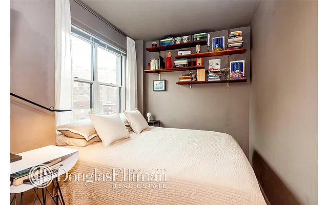 Sold by Douglas Elliman | media 15