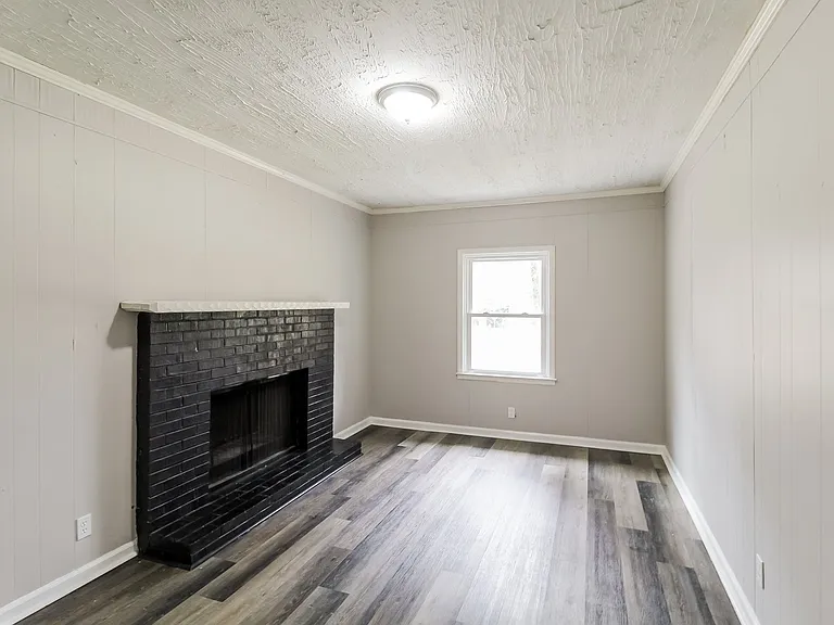 1559042_017_living_room_13615406.jpg