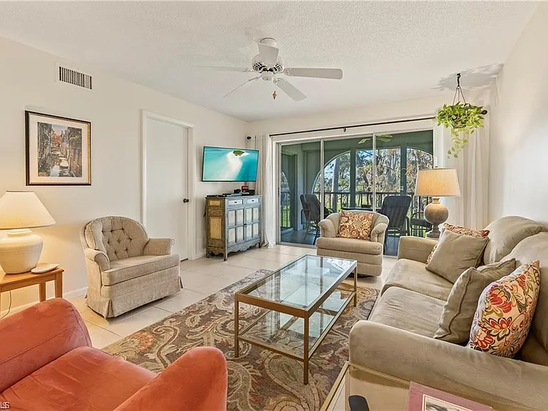 1055 Forest Lakes Dr #E209 — Photo 8