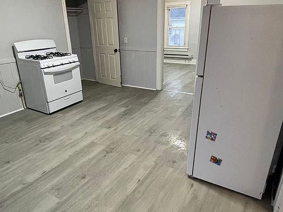 2nd image of 12-14 Fairview Ave #3R