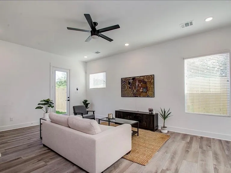 778 W Tidwell Rd #I — Photo 9