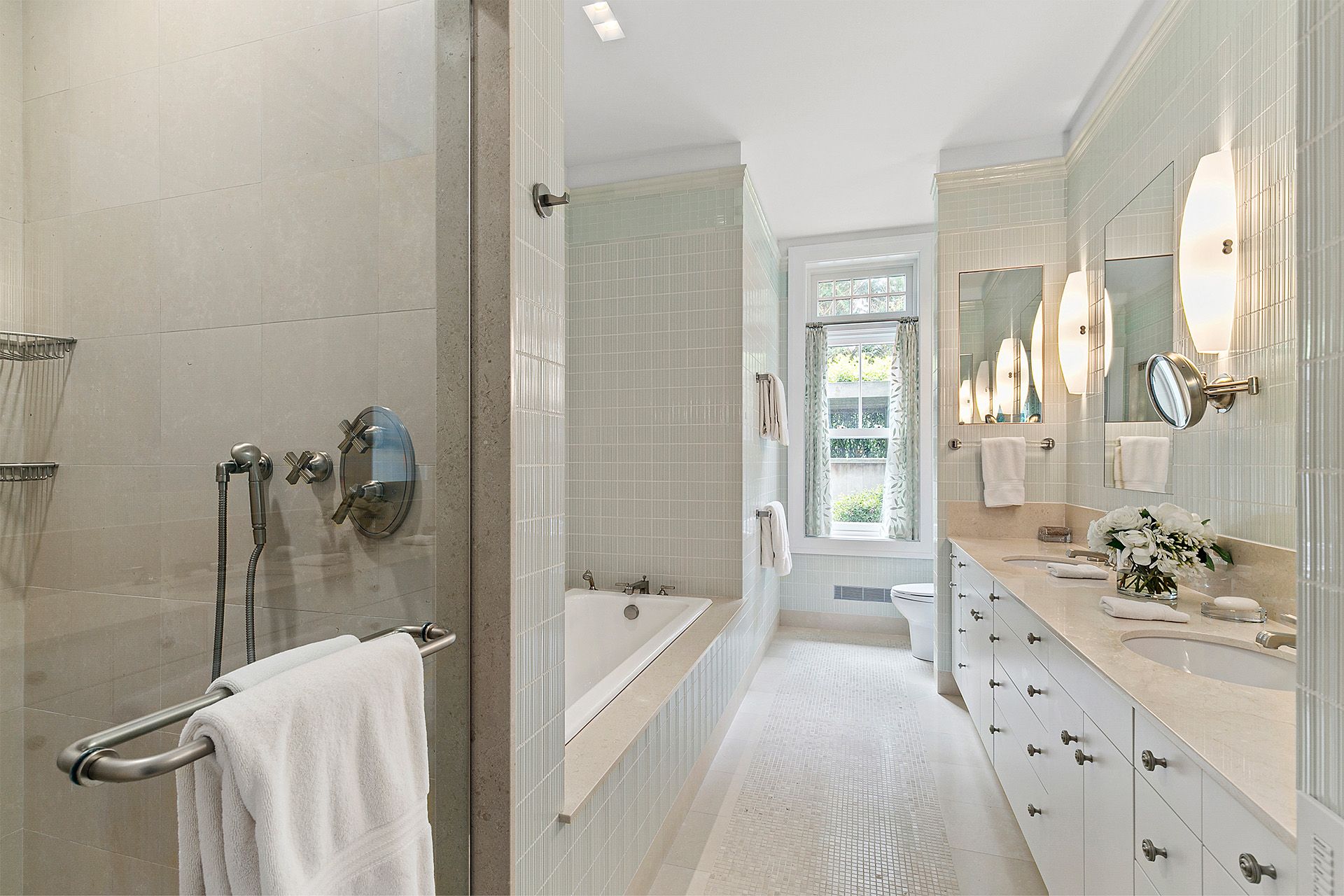 111 Cobb Isle Rd, Water Mill, NY 11976 Out East