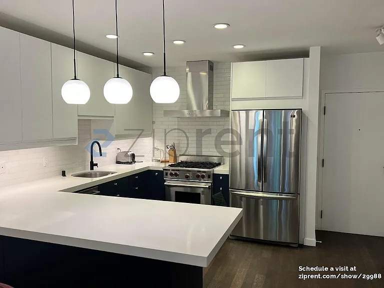1111 Bay St #302 — Photo 1