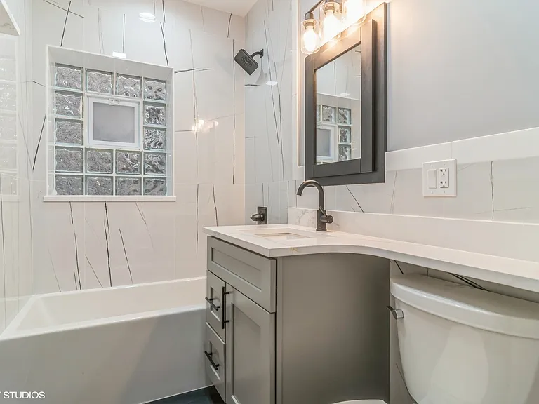 3332 N Hamlin Ave #1 — Photo 2