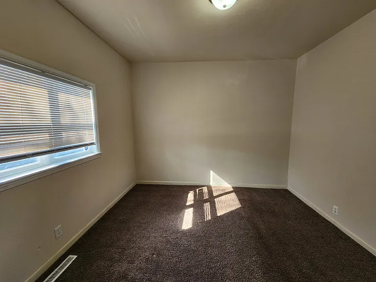288 S Hickory St #LOWER — Photo 9
