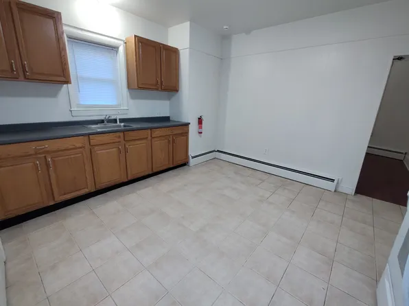 1641 Main St #2R, West Warwick, RI 02893