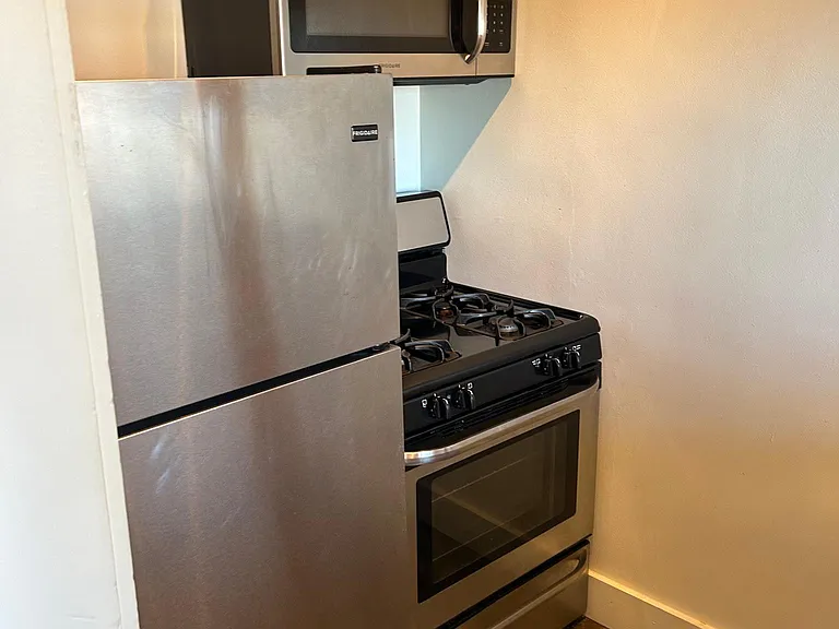 111 Broadway Ave #19 — Photo 4