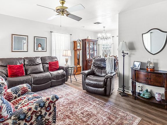2nd image of 814 Rossi Dr