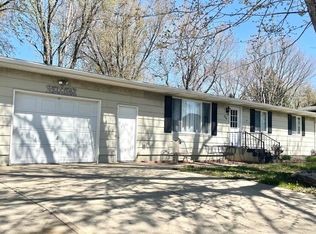 404 Jefferson Dr, Alcester, SD 57001