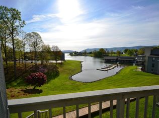 75 Dockside Cir UNIT 303, Moneta, VA 24121