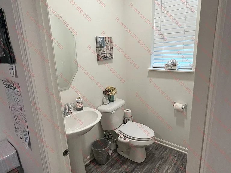 1060 Moraine Dr — Photo 7