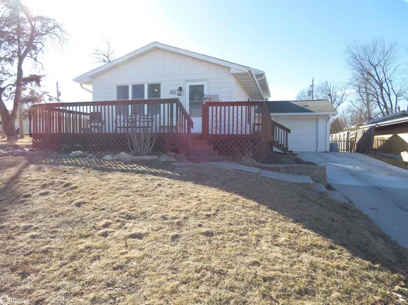 913 S 11th Ave, Marshalltown, IA 50158