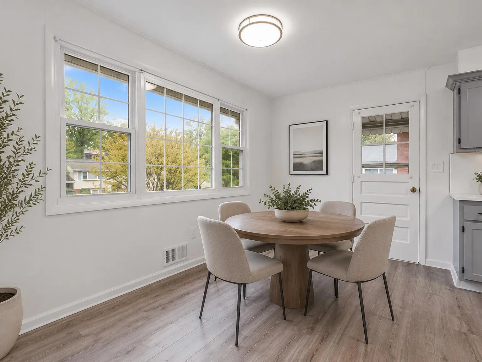 3 bed, 2.5 bath, 2176 sqft, $2,900 — Photo 4