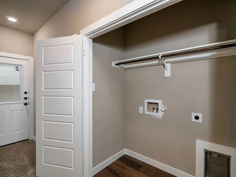 637 Fallow Dr — Photo 2