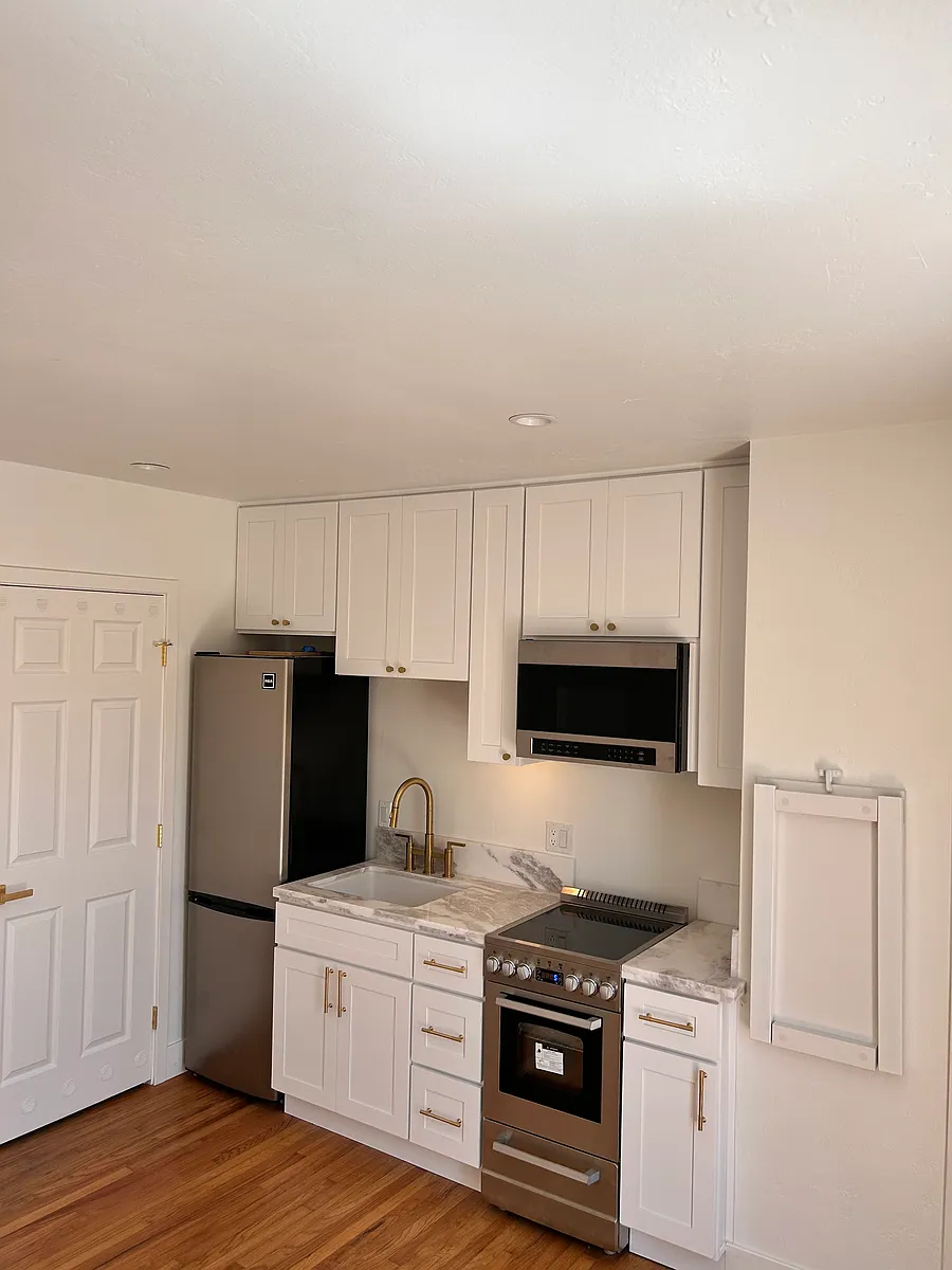 Building Photo - 4235 E Keever Ave #1/2
