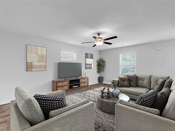 2nd image of 215 Royal Way