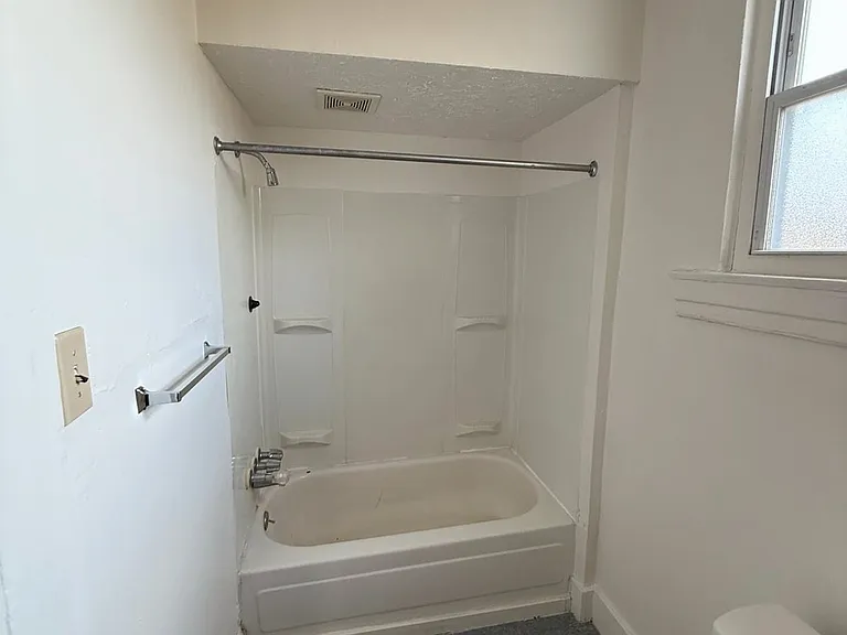 431 Amy Ave — Photo 2