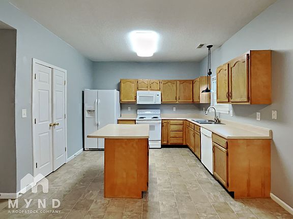 5th image of 1820 Harvest Meadow Dr