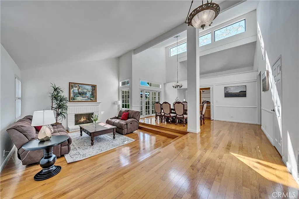 3 bed, 2048 sqft, $7,000 — Photo 3