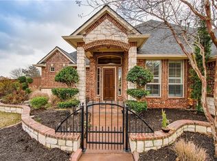 325 Covington Ln, Ovilla, TX 75154