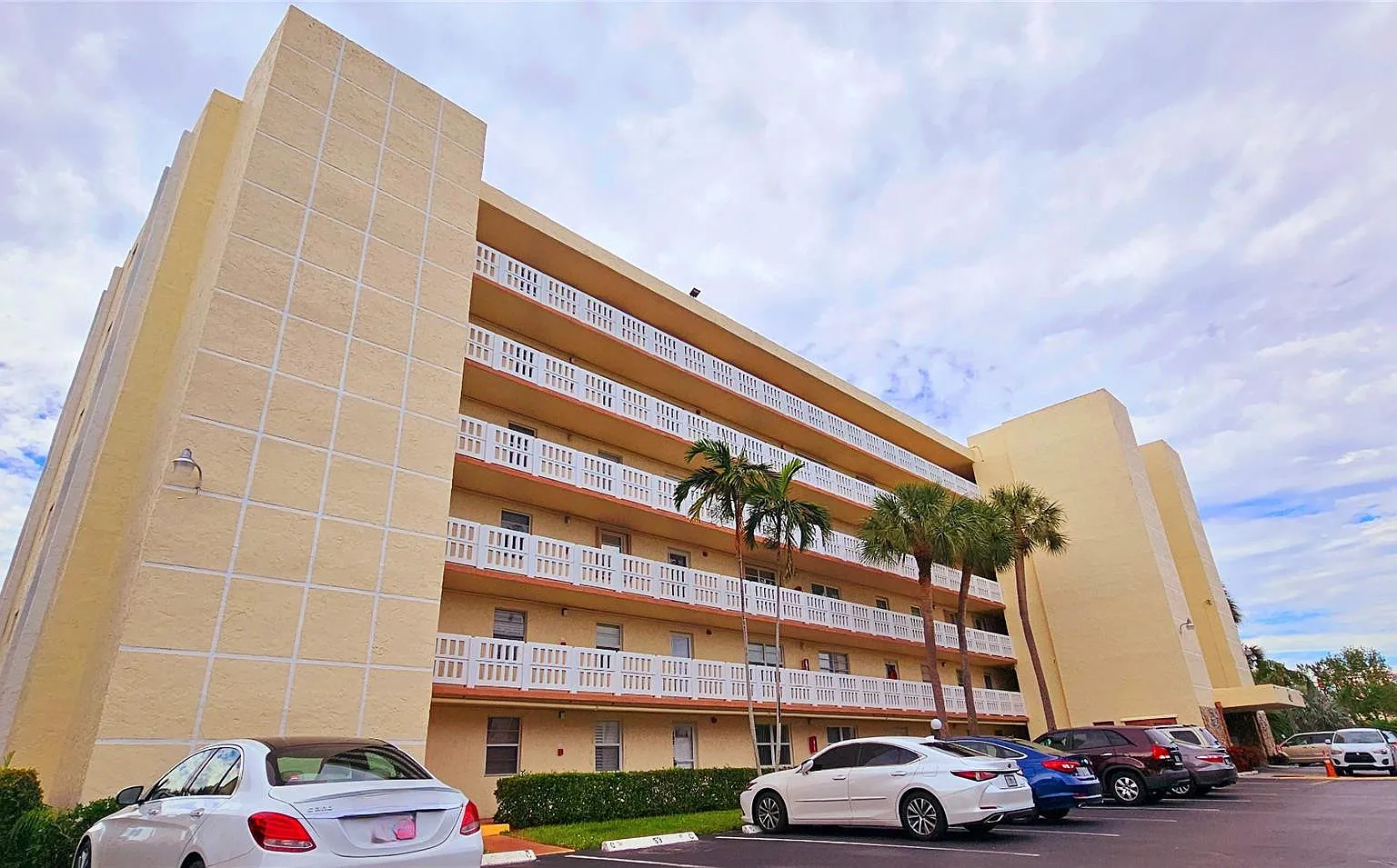 2 bed, 2.0 bath, 1190 sqft, $1,950 — Photo 3