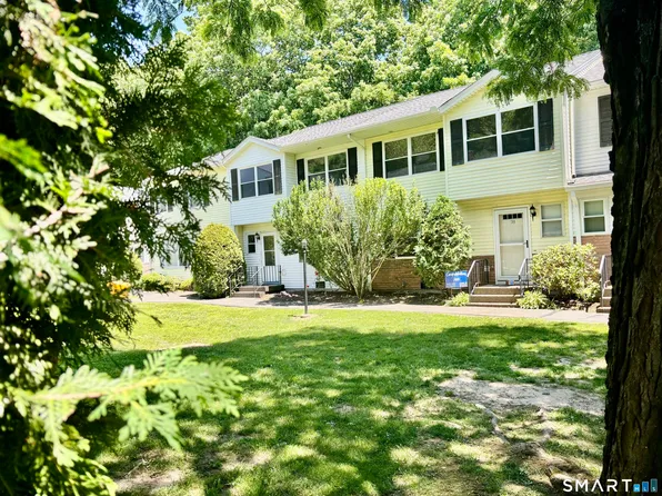 25 Padanaram Road #77, Danbury, CT 06811
