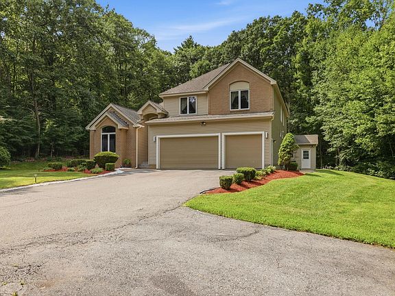 4th image of 15 Merrill Rd