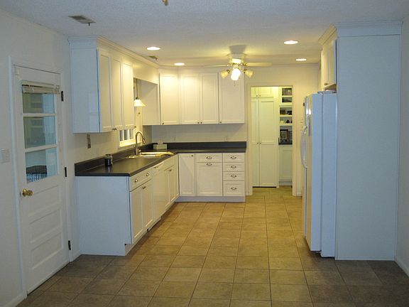 Spacious Kitchen
