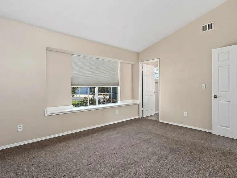 5271 Leon St — Photo 17