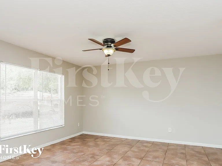 1210 E Palifox St — Photo 2