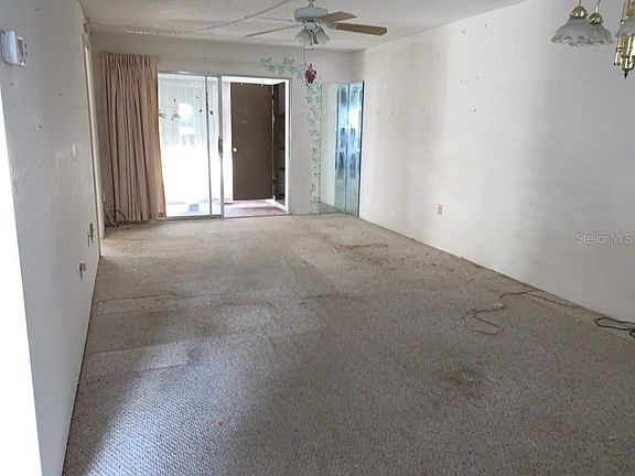 3rd image of 13860 Oakwood Ln #13860